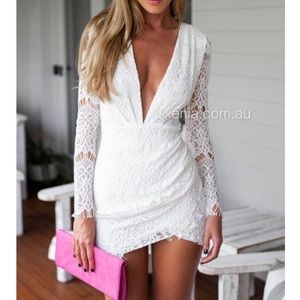 White long sleeve dress